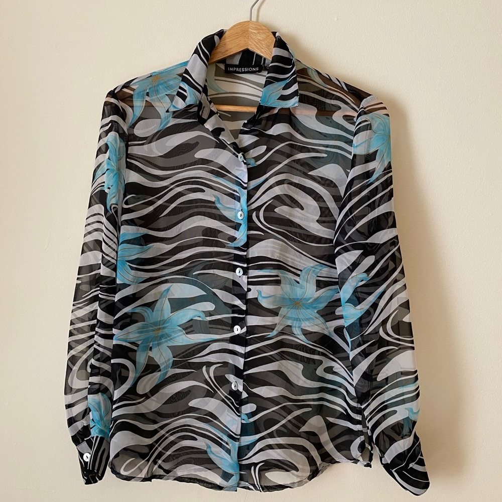 Cool Sheer 90’s 00’s Button Up Shirt